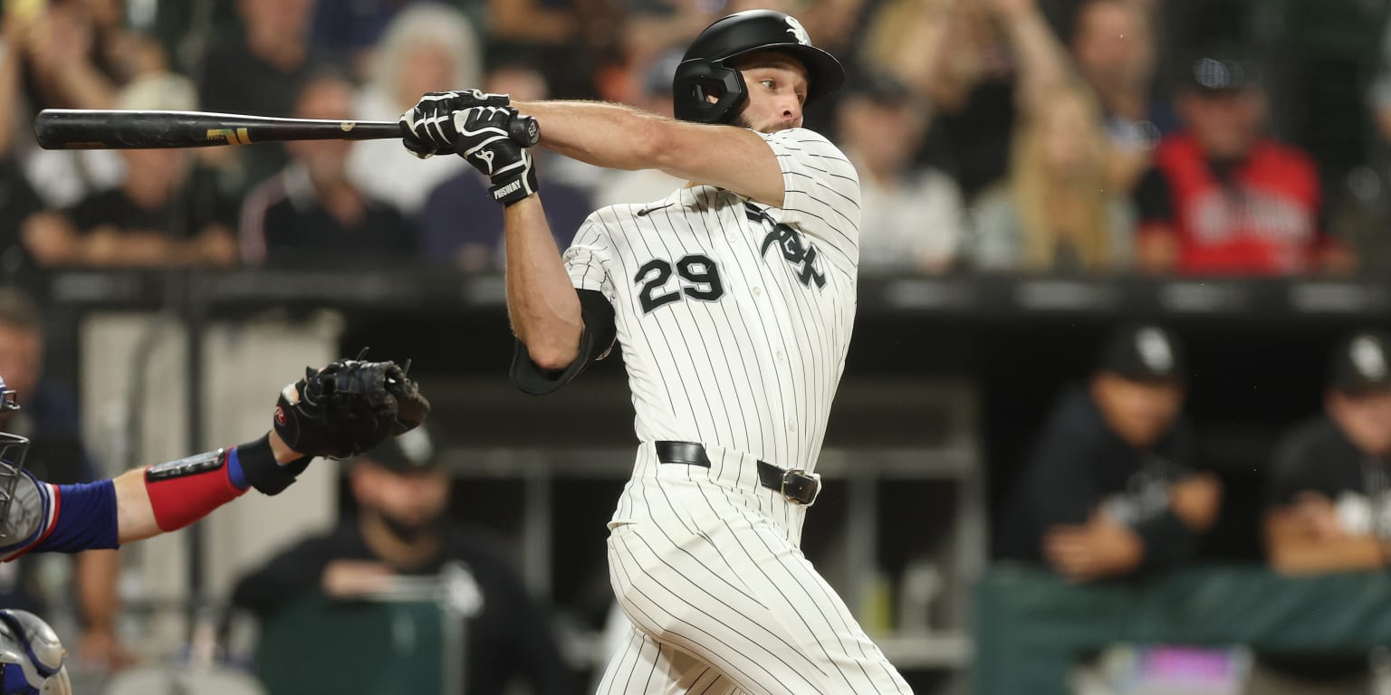 Peters homers in 4th straight game, flirts with cycle in big night at plate