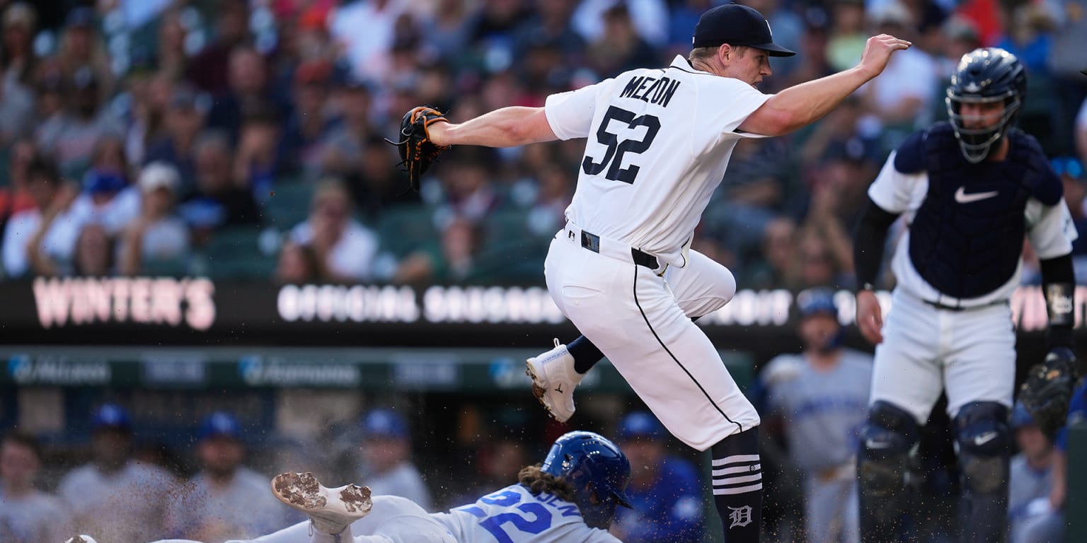 Tigers escape jam on wild play at the plate ... on an inning-ending strikeout?!