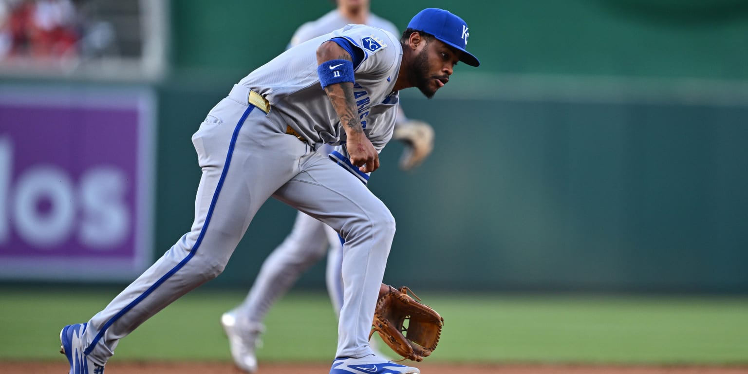 Garcia exits early in Washington with left hand soreness