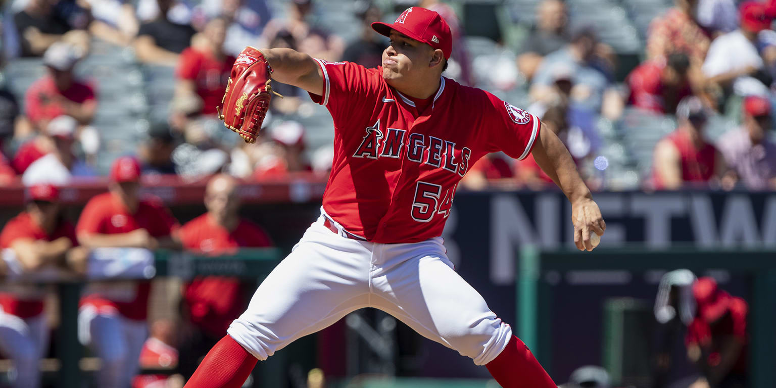 Los Angeles Angels pitcher Jose Suarez (54) during a MLB spring