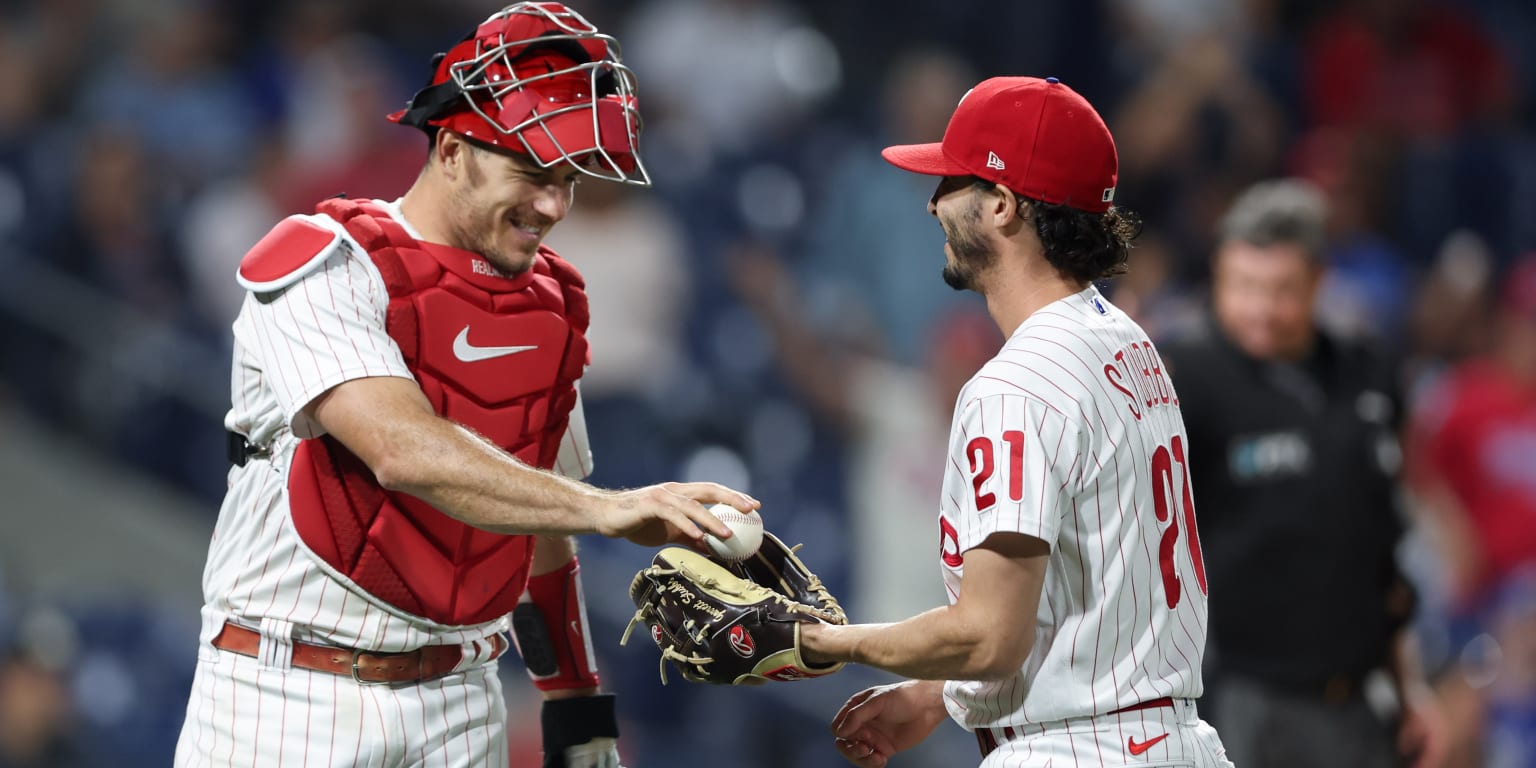 Garrett Stubbs fools, gets best of Danny Jansen