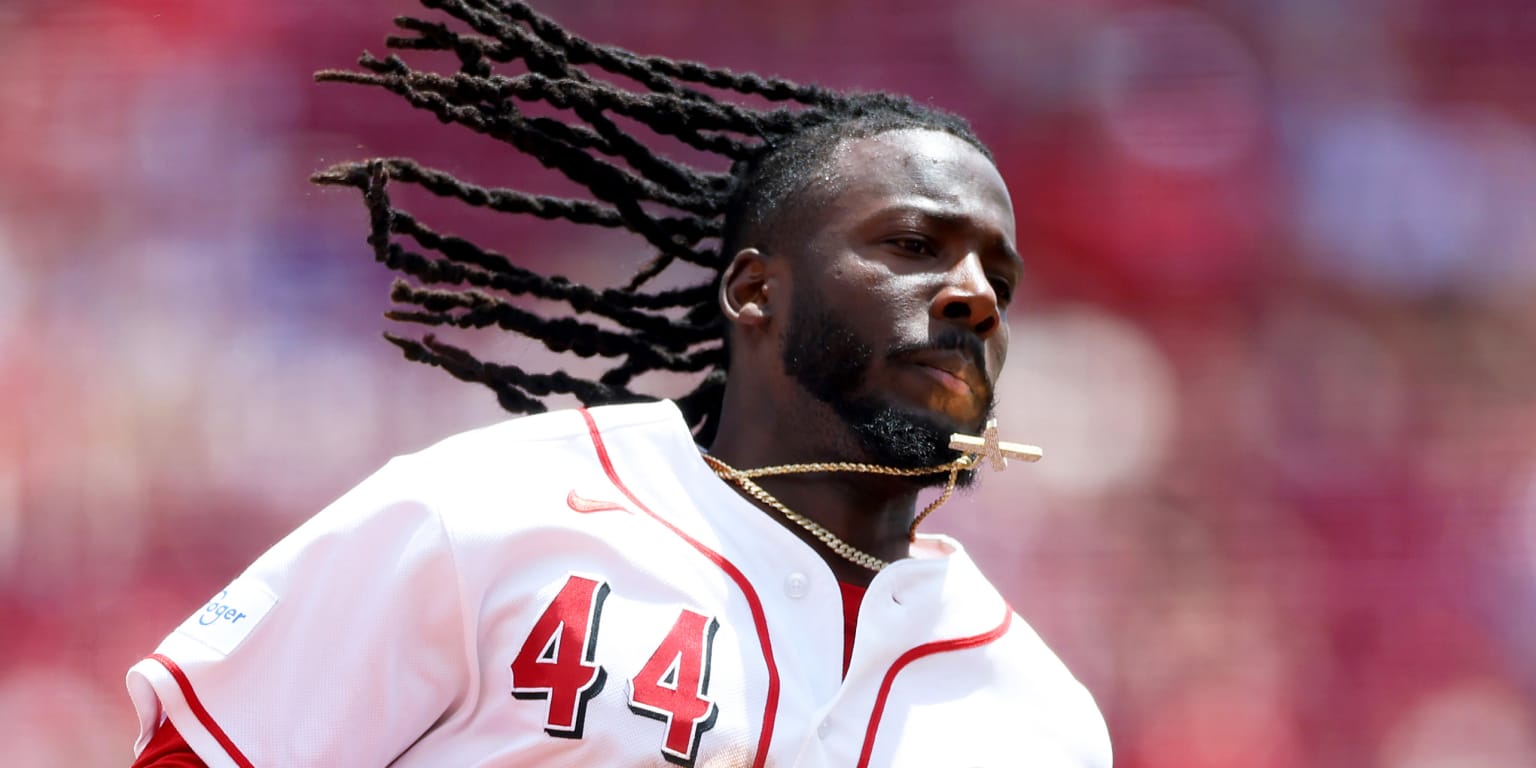 On 3rd anniversary of historic cycle, Elly returns to Reds' lineup
