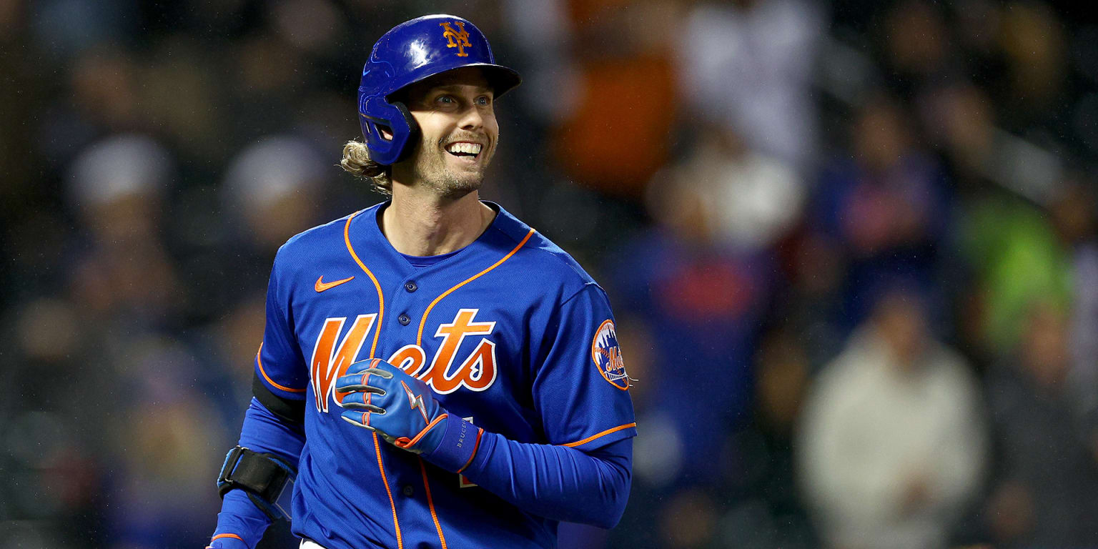 Jeff McNeil, the National League Batting champion and New York Mets star,  confirms he will play for Team USA in the World Baseball Classic