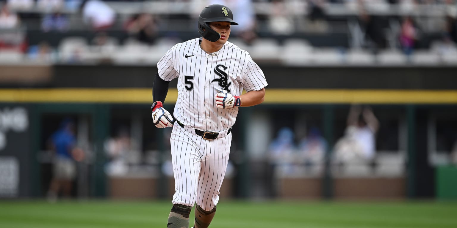 Murakami clubs 16th HR to end drought with a bang ... then hits 17th