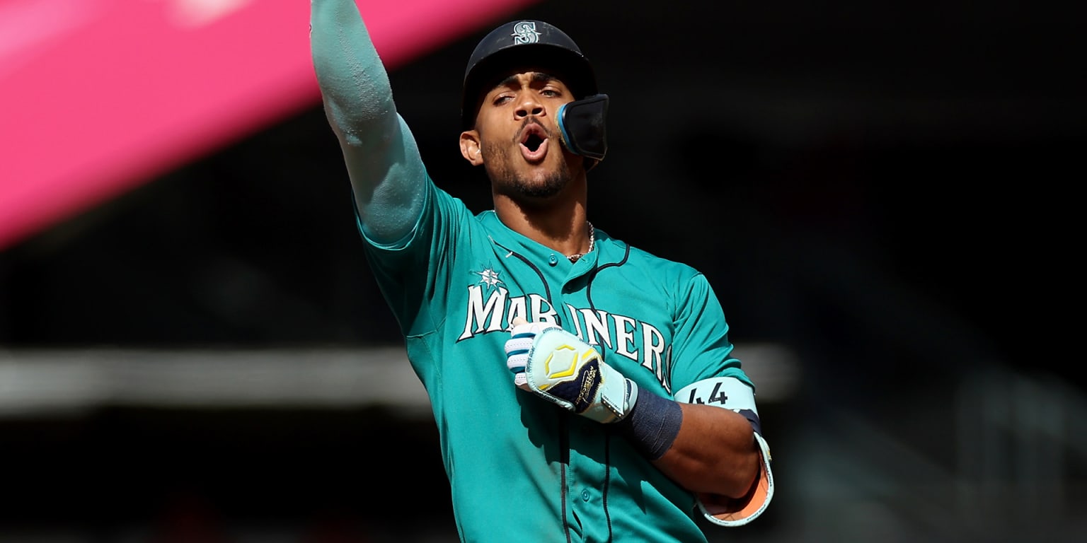 Julio Rodriguez sets MLB record for hits in 4-game stretch in Mariners'  rout of Astros
