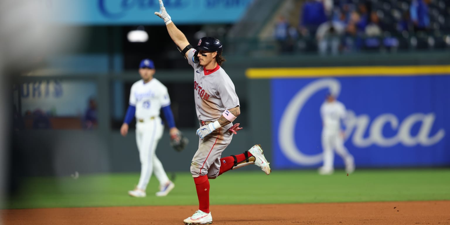Duran dazzles with glove, bat AND legs to propel Red Sox victory