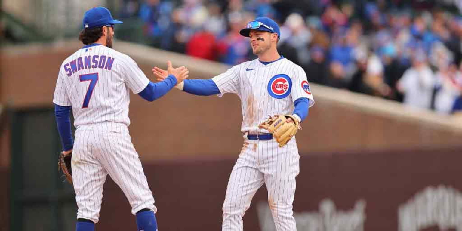 First look at Swanson and Bellinger in Cubs gear! : r/CHICubs
