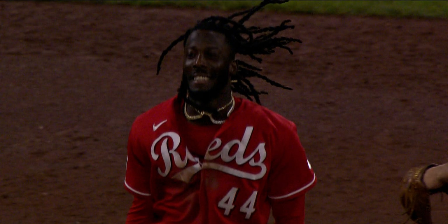 Walk-off for Elly! First career winner lifts Reds to twin-bill split with Cards