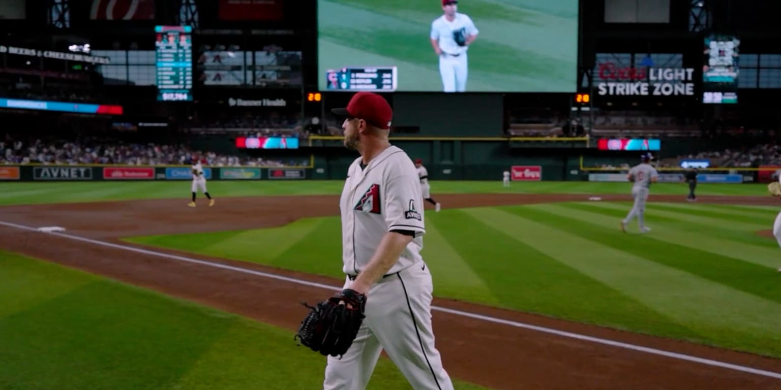 Tempers flare between D-backs, Cubs over sign-stealing