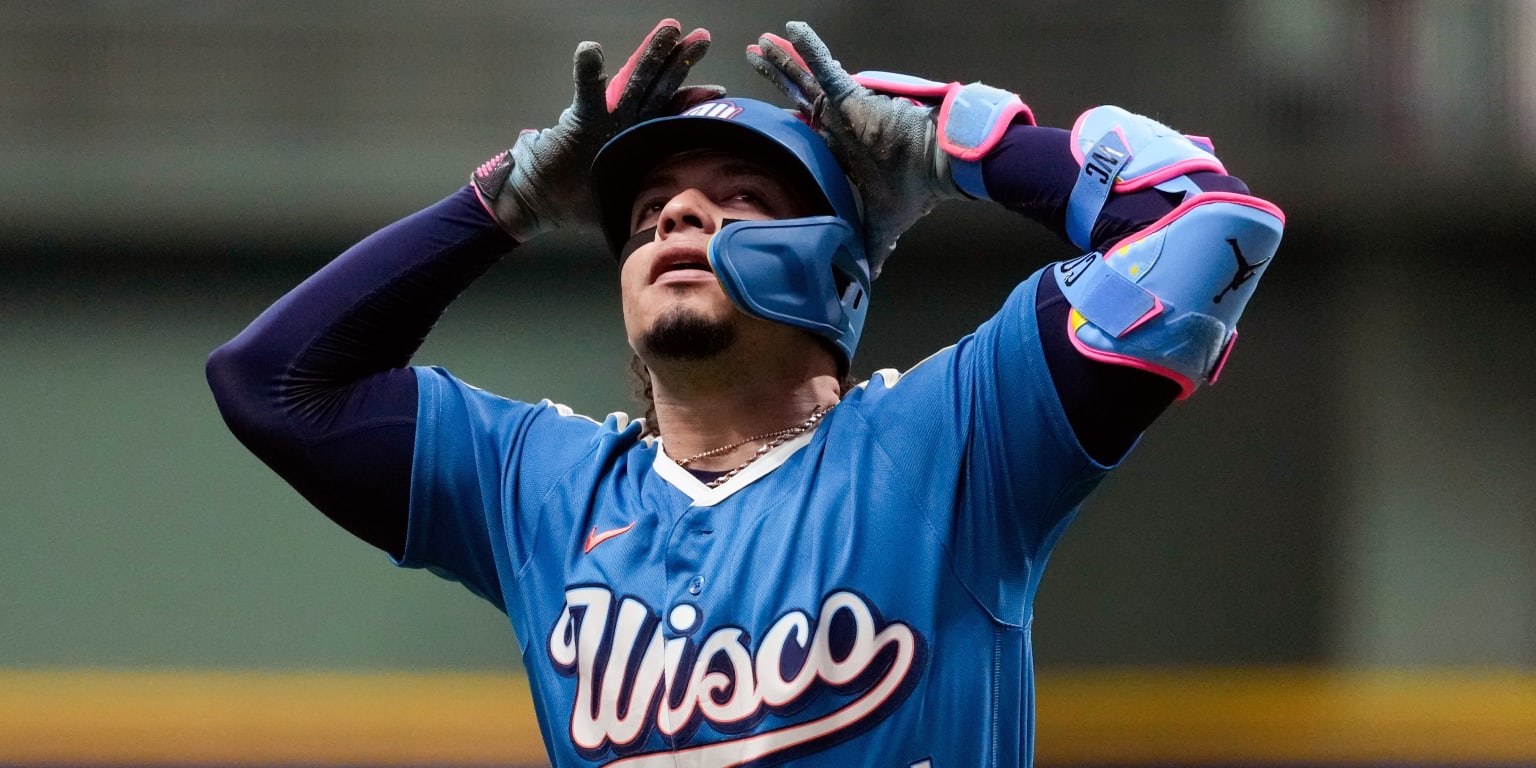 Contreras powers Brewers past Dodgers for 4th straight win