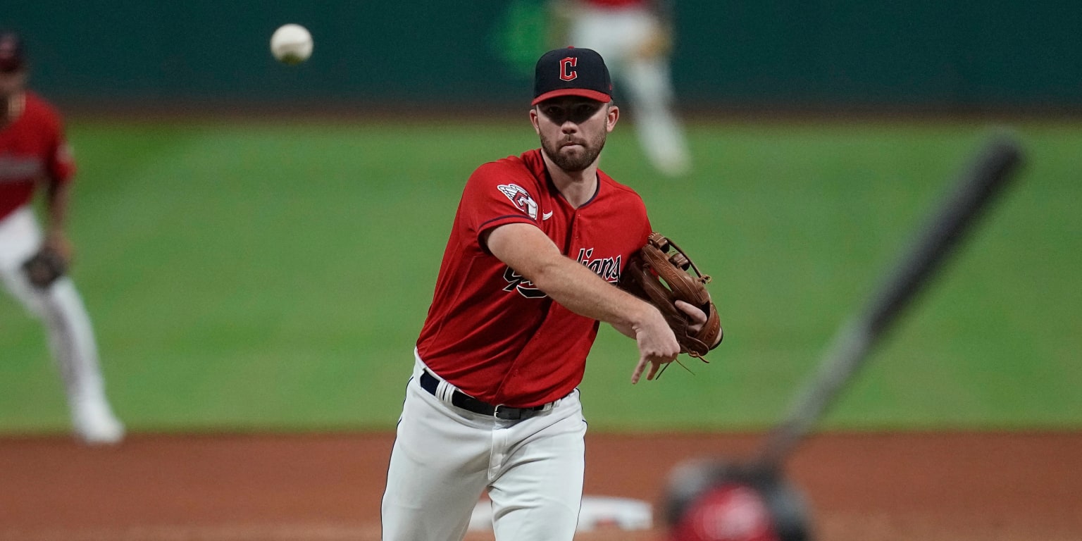 Giolito’s rocky Guards debut units stage for utility man’s 4 (!) aid innings