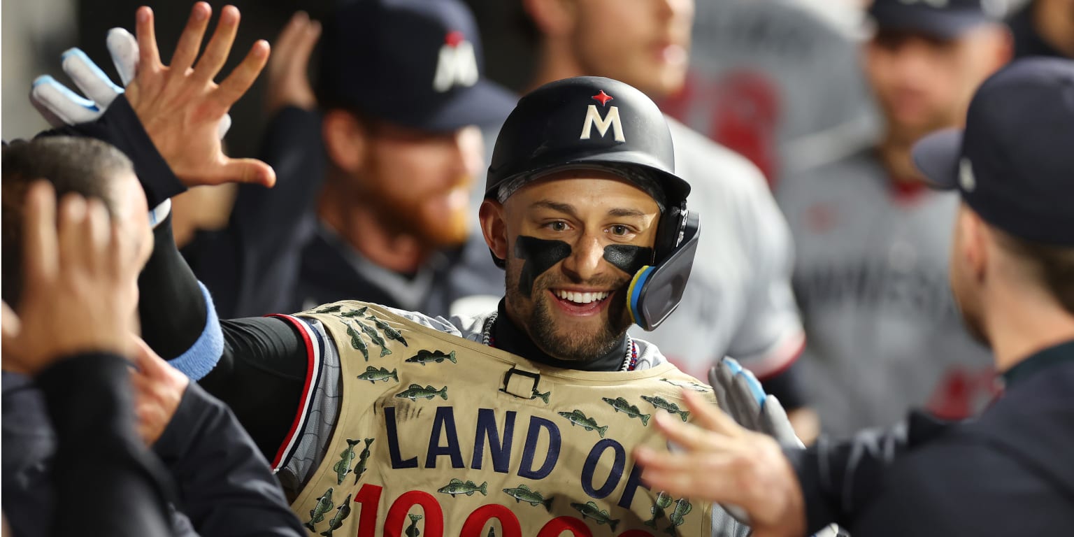 WATCH: Eloy Jiménez HR gives White Sox 2-1 lead on Twins