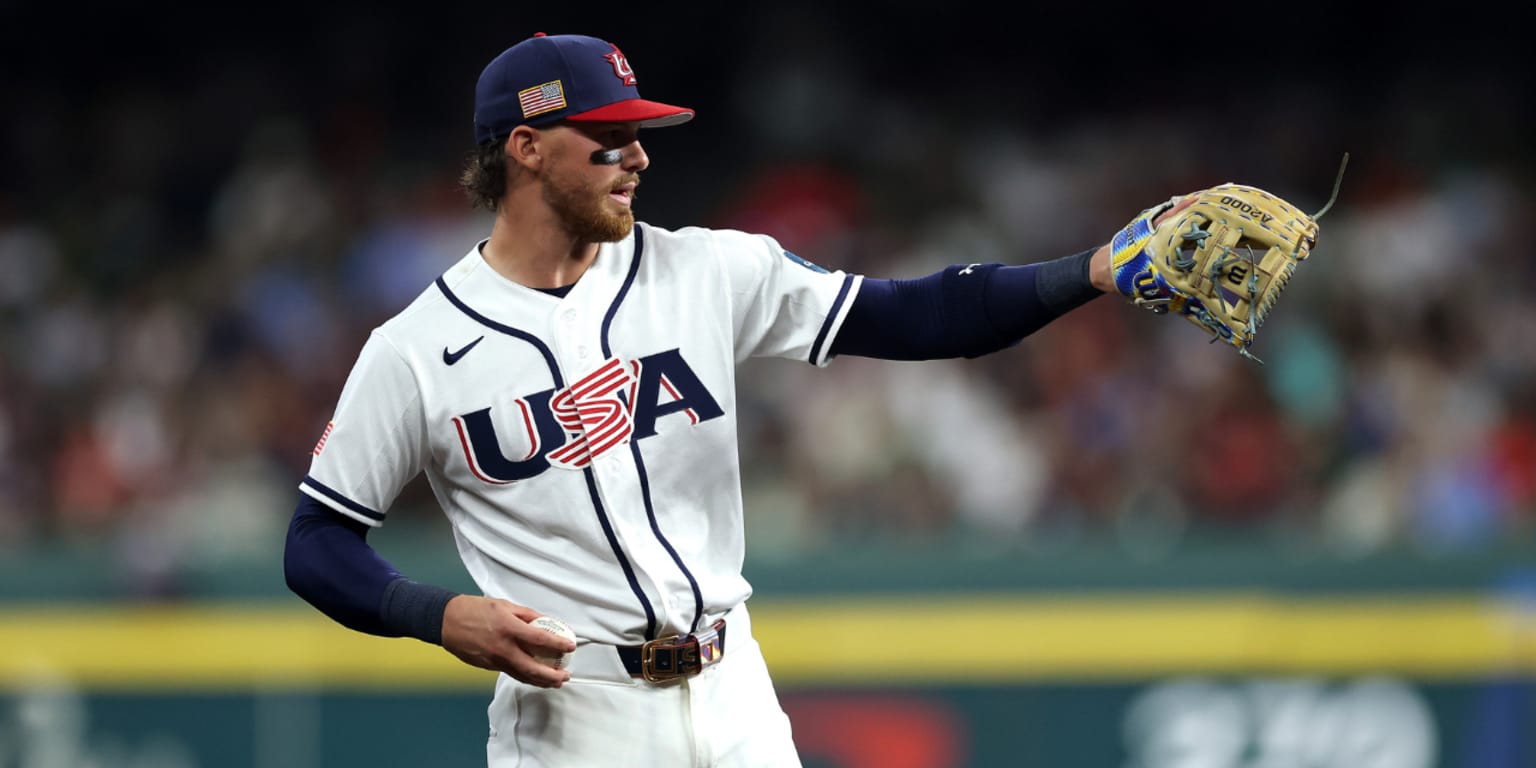 Twice as nice! Witt's Gold Glove defense on display vs. Mexico