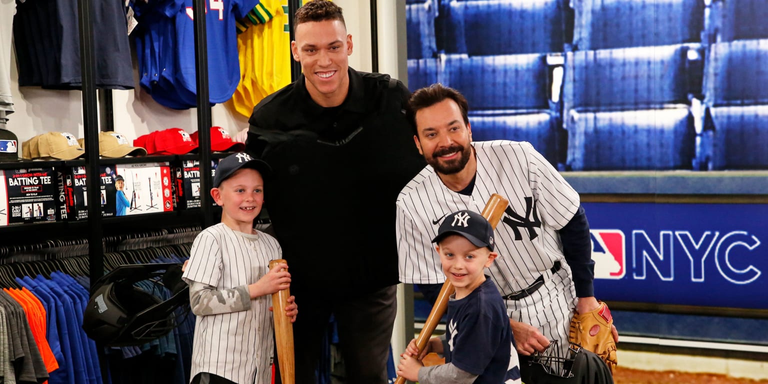 Judge joins Jimmy Fallon to surprise fans at MLB Store in NYC thumbnail