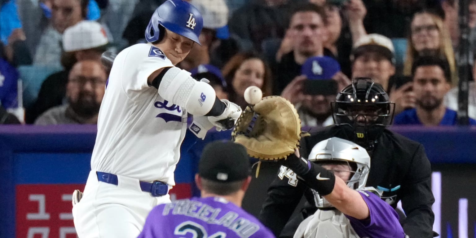 Ohtani (HBP on right hand) and Kiké (left oblique strain) exit game early