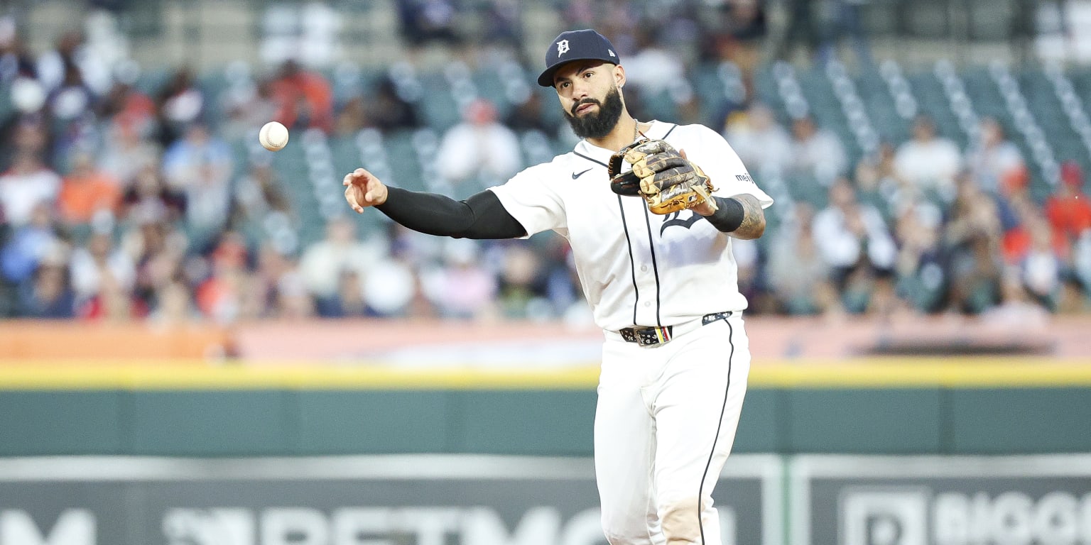 Torres removed after 2-hit day with left side tightness, to undergo testing