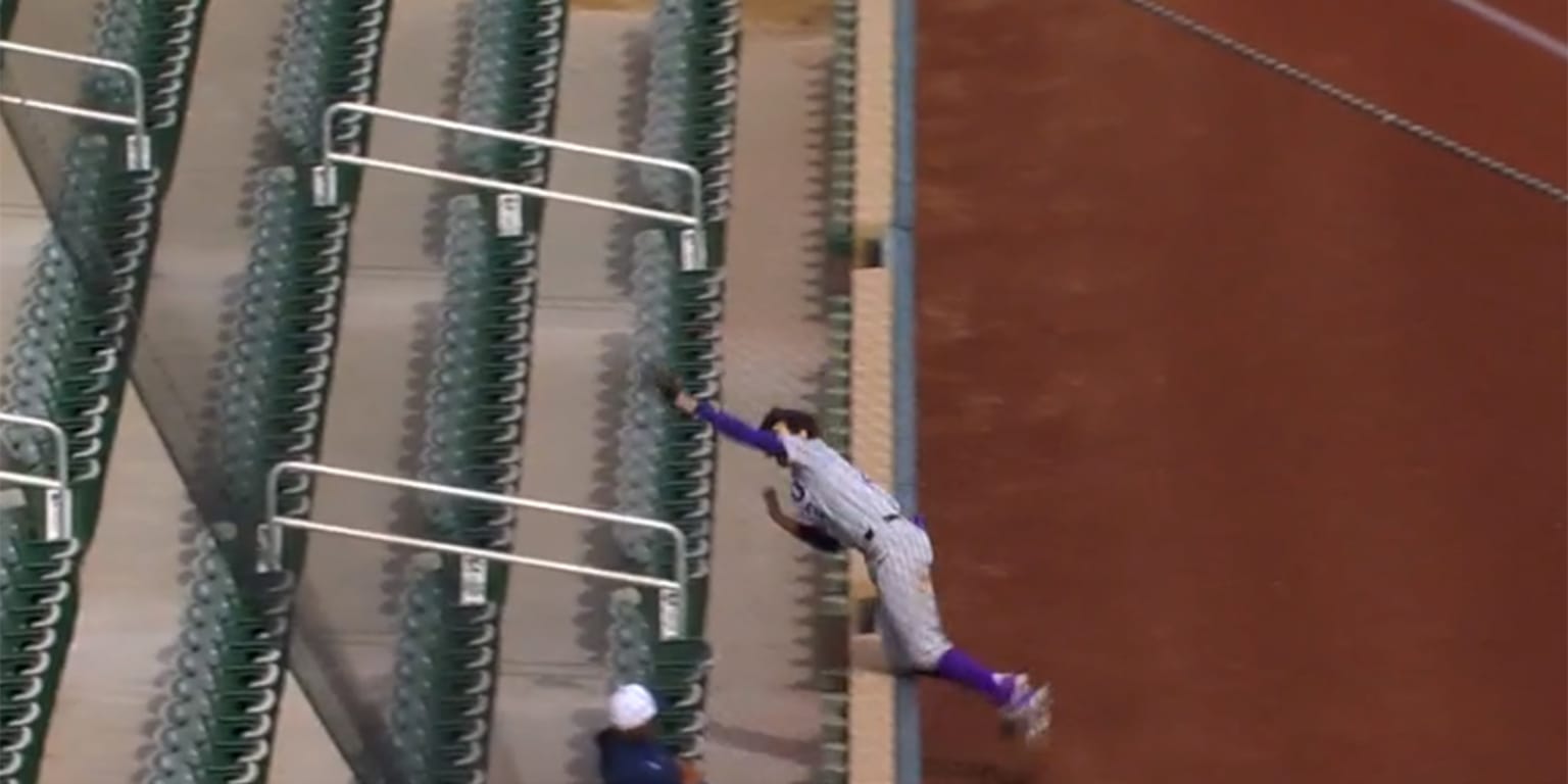 No. 9 Draft prospect does best Jeter impression at Desert Invitational