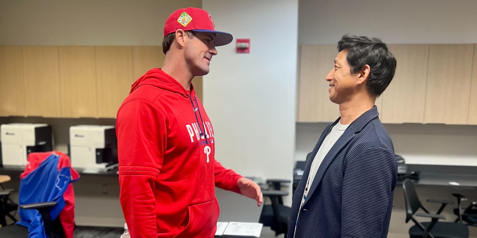 That's So 2008: Taguchi reconnects with Hamels in rare Phillies visit