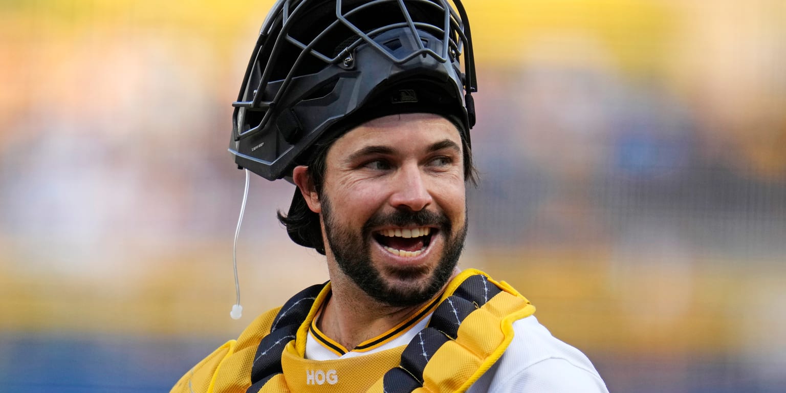 With All-Star catcher on IL, the Texas Rangers acquire Austin Hedges from  the Pirates