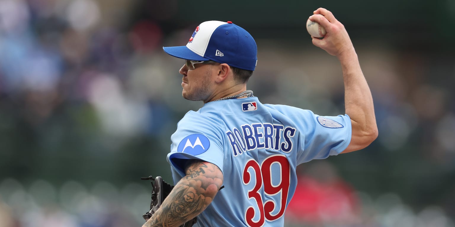 Cubs activate Roberts, shut down Harvey in latest wave of 'pen updates