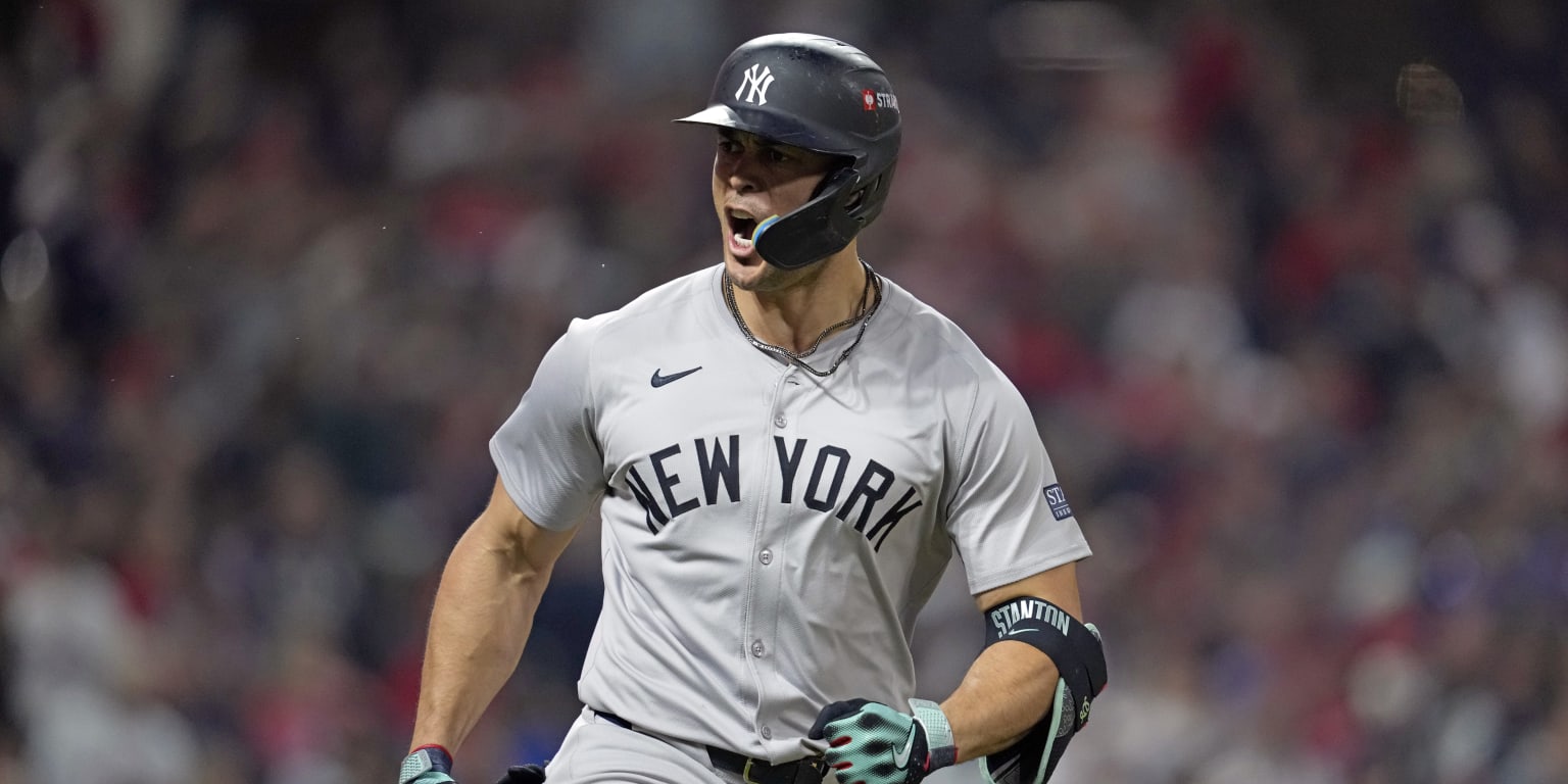 Stanton nombrado JMV de la SCLA tras dar cuatro jonrones vs. Guardianes