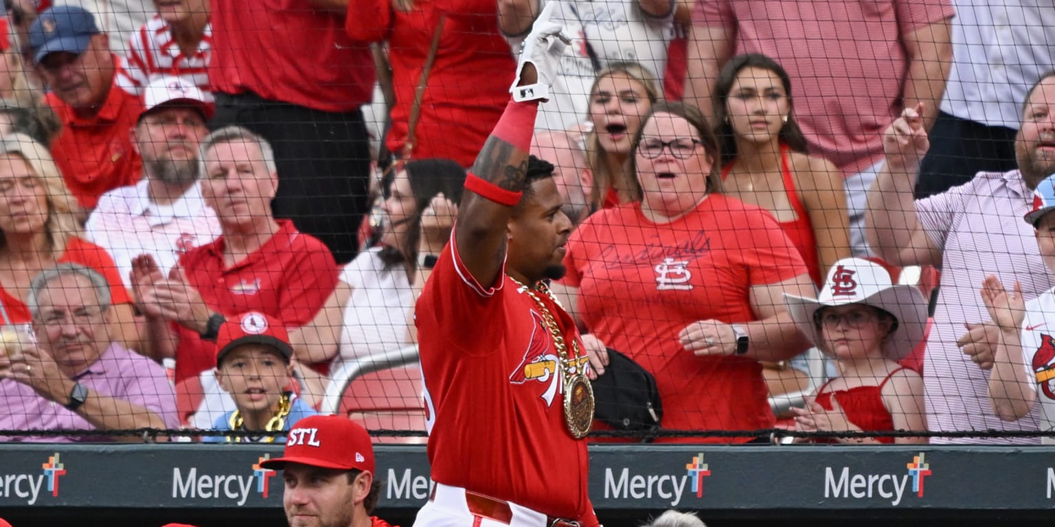 'Thump'! Velázquez goes yard against Imanaga to power Cards past Cubs