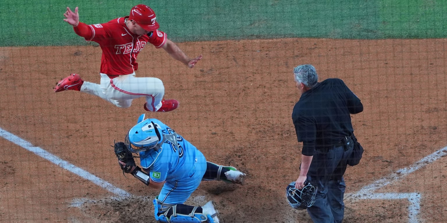 Wyatt Langford salta sobre o catcher e ajuda Rangers a assumirem a liderança da AL West