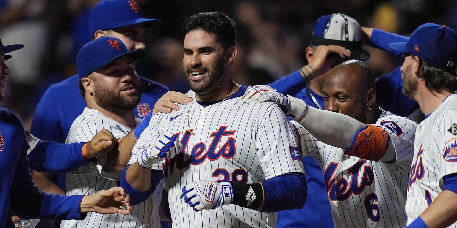 J.D. Martinez hits first career walk-off homer as Mets beat Marlins