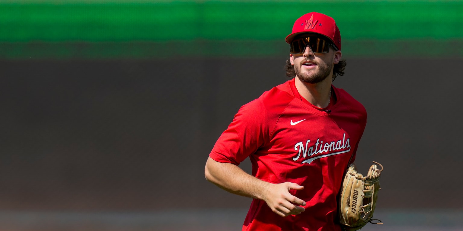 Dylan Crews arrives at Nationals Spring Training