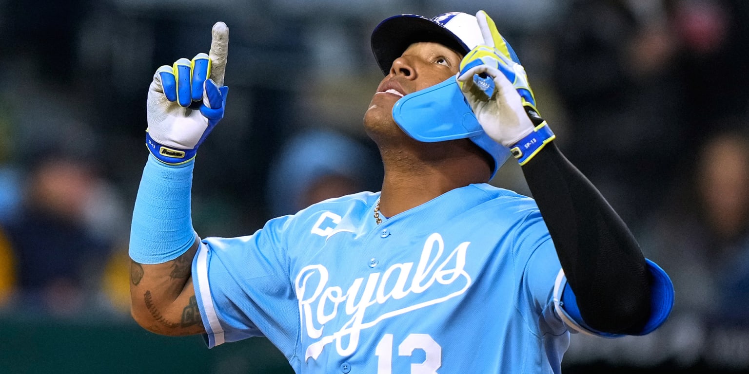 Who else but Salvy? Captain's blast sparks six-run rally in Game 2 win