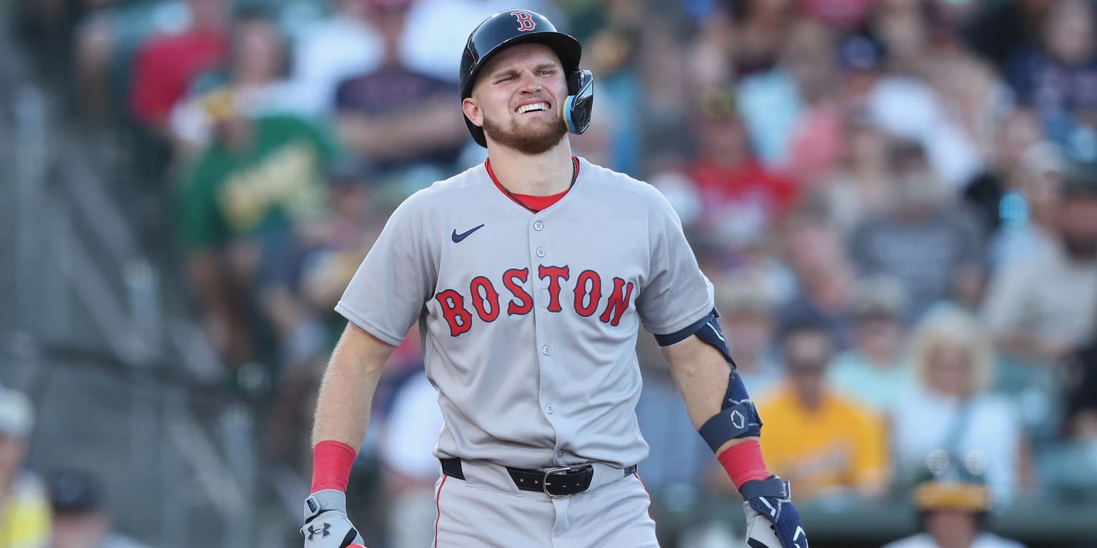 Red Sox trade prize Mead to IL after fracturing wrist in debut