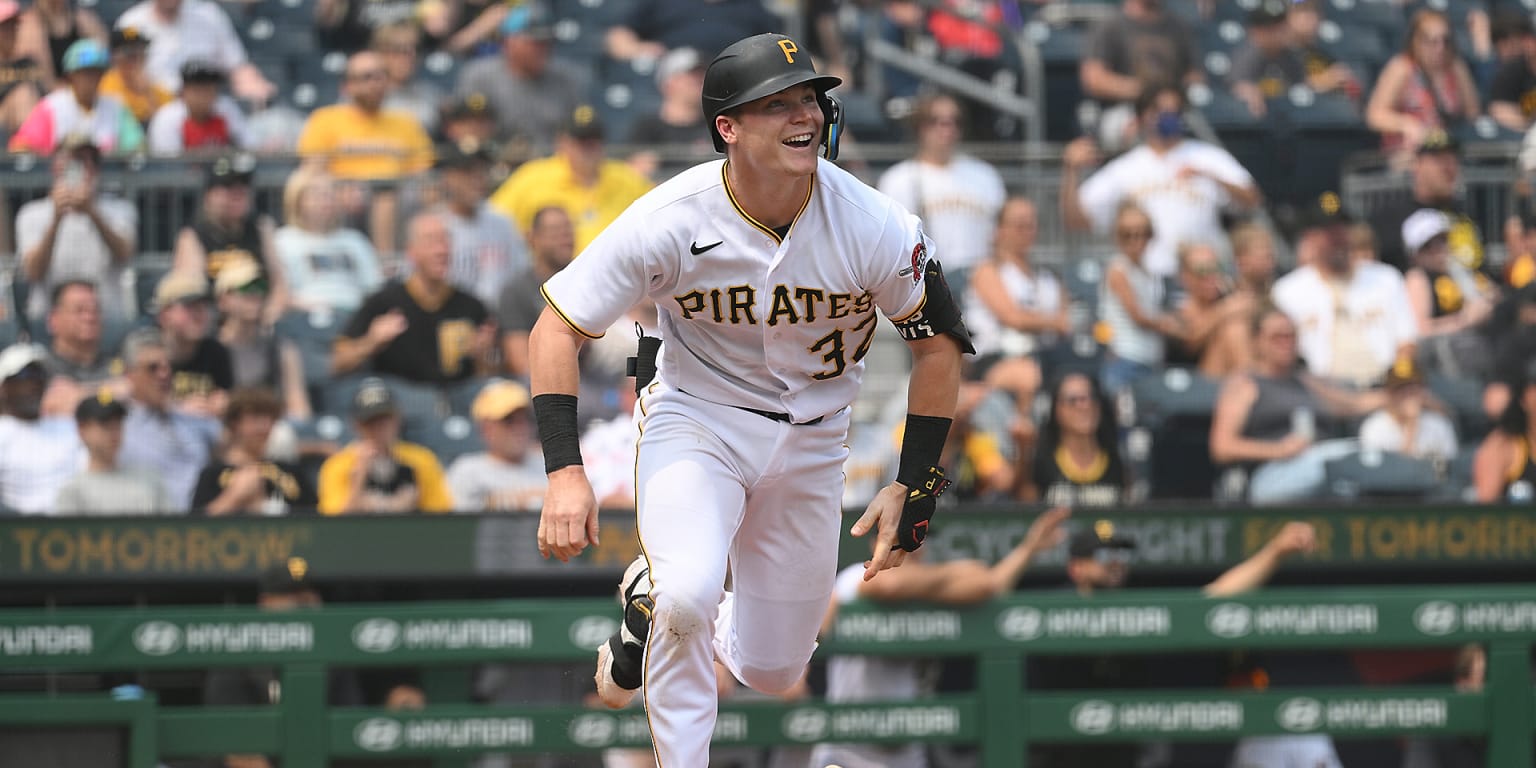 Henry Davis hits double in first MLB at-bat for Pirates