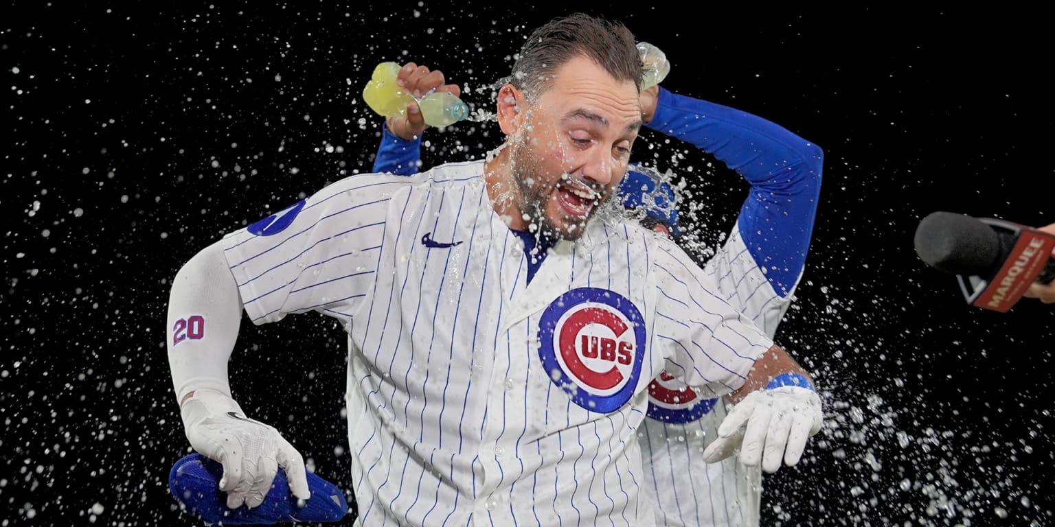 Conforto's walk-off blast sends Cubs to 12th straight win at Friendly Confines