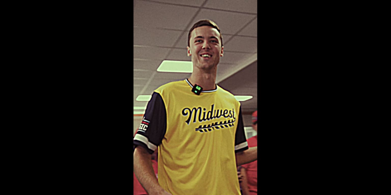 Miz vs. a Little Leaguer sounds like a mismatch, except when the sport is ping-pong