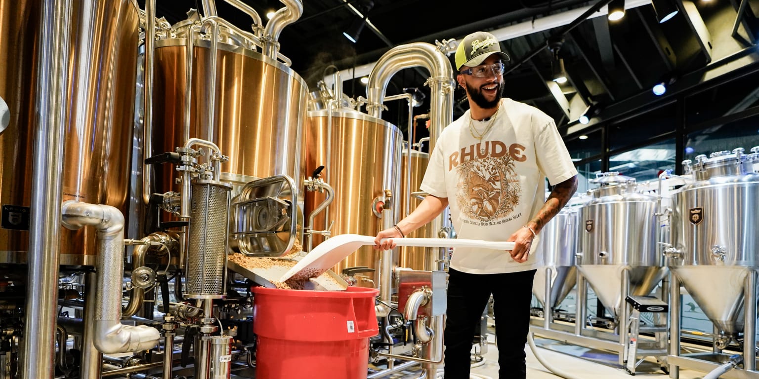 Milwaukee Brewers pitcher Devin Williams produces beer at American Family  Field - Milwaukee Business Journal