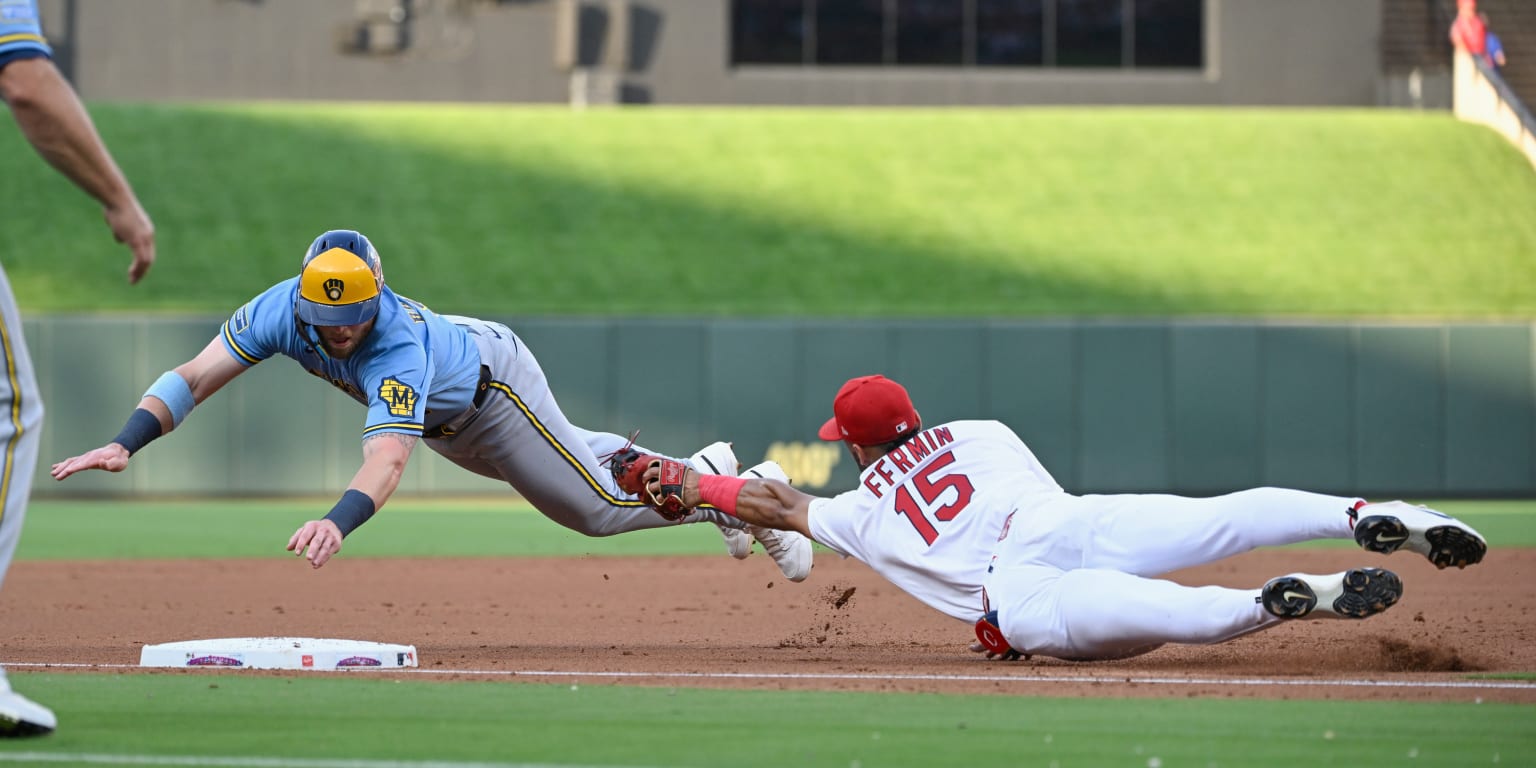 Bauers remembers the 5 D's of Dodgeball to kickstart Brewers' rally