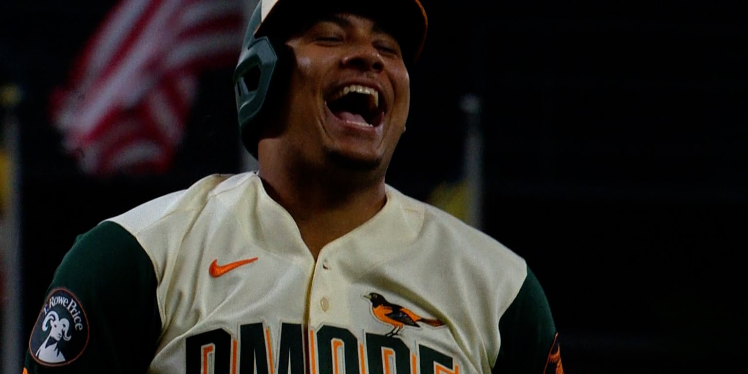 Basallo punctuates clutch go-ahead blast with monster bat heave