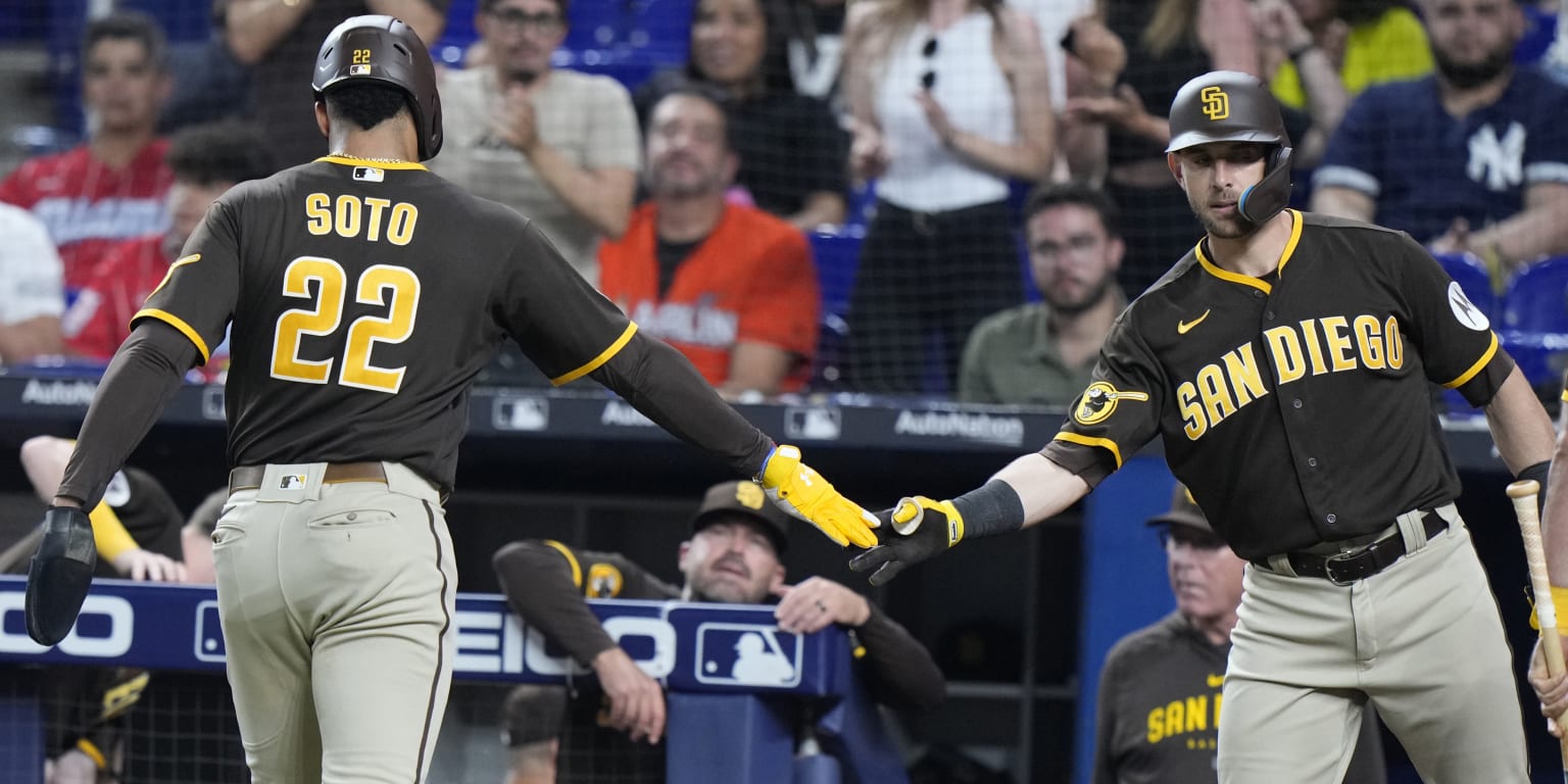 Padres rally past Marlins with five in ninth