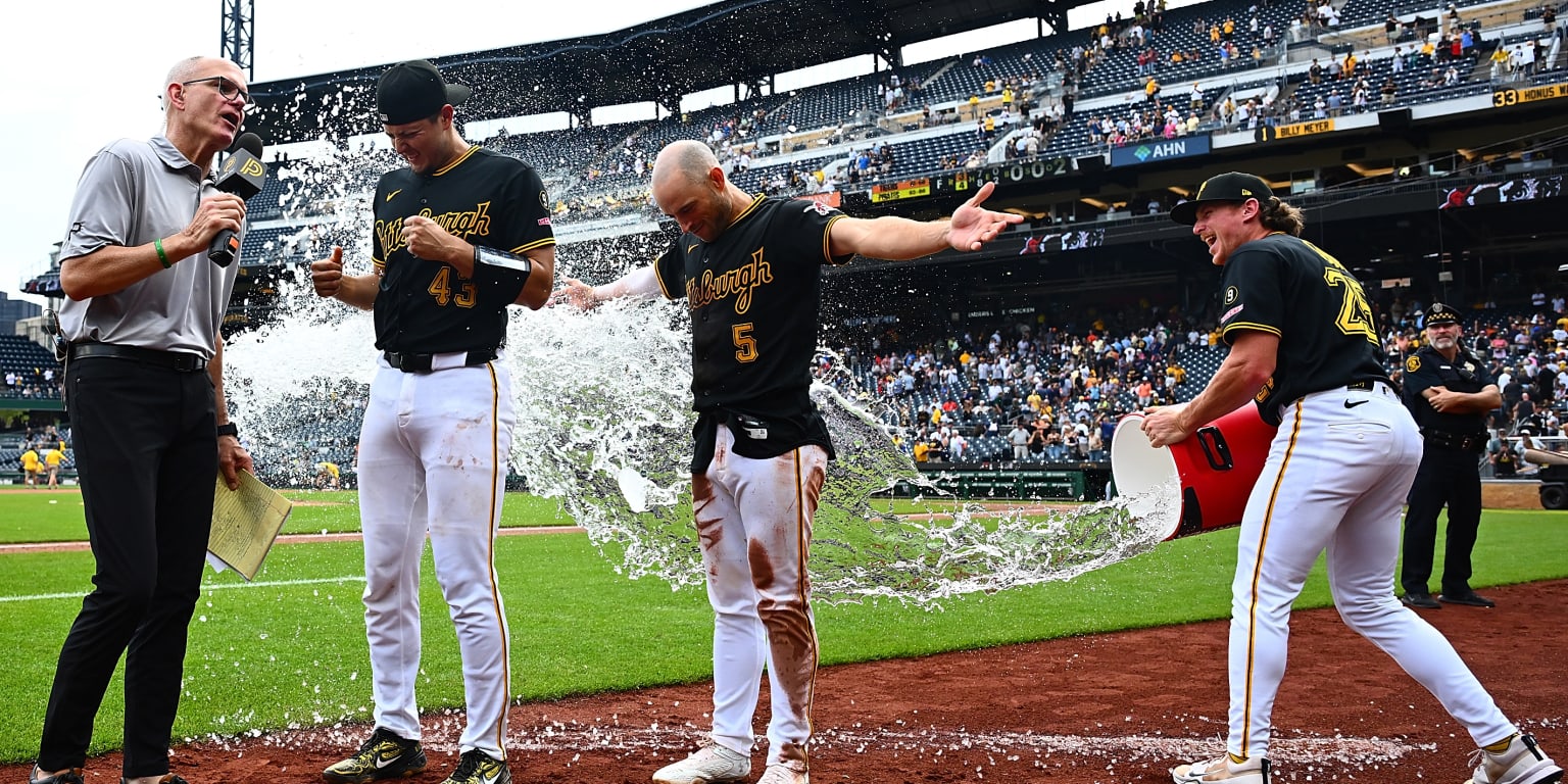 Pirates smack two HRs in 9th: one to tie it, one to walk off
