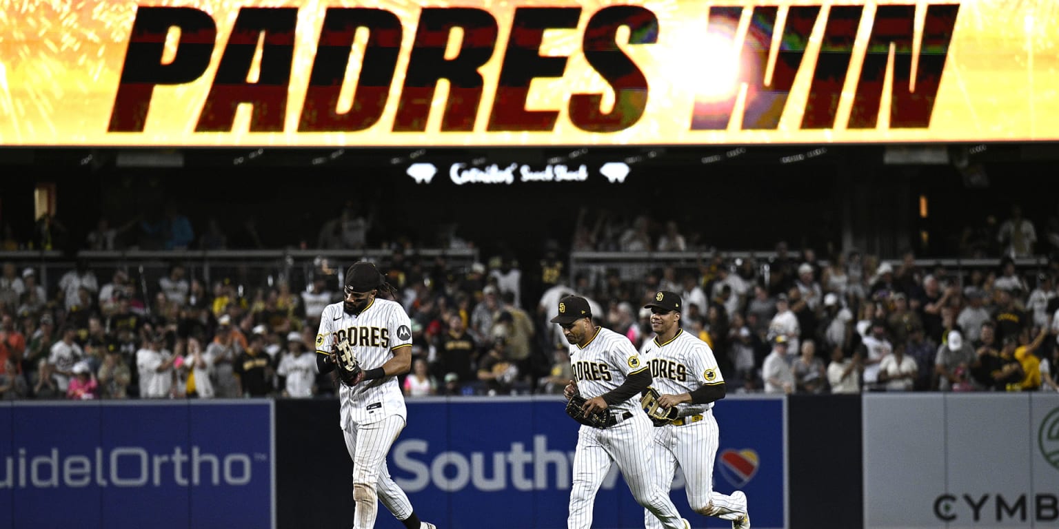 Padres' NL playoff standing improves with third straight win over