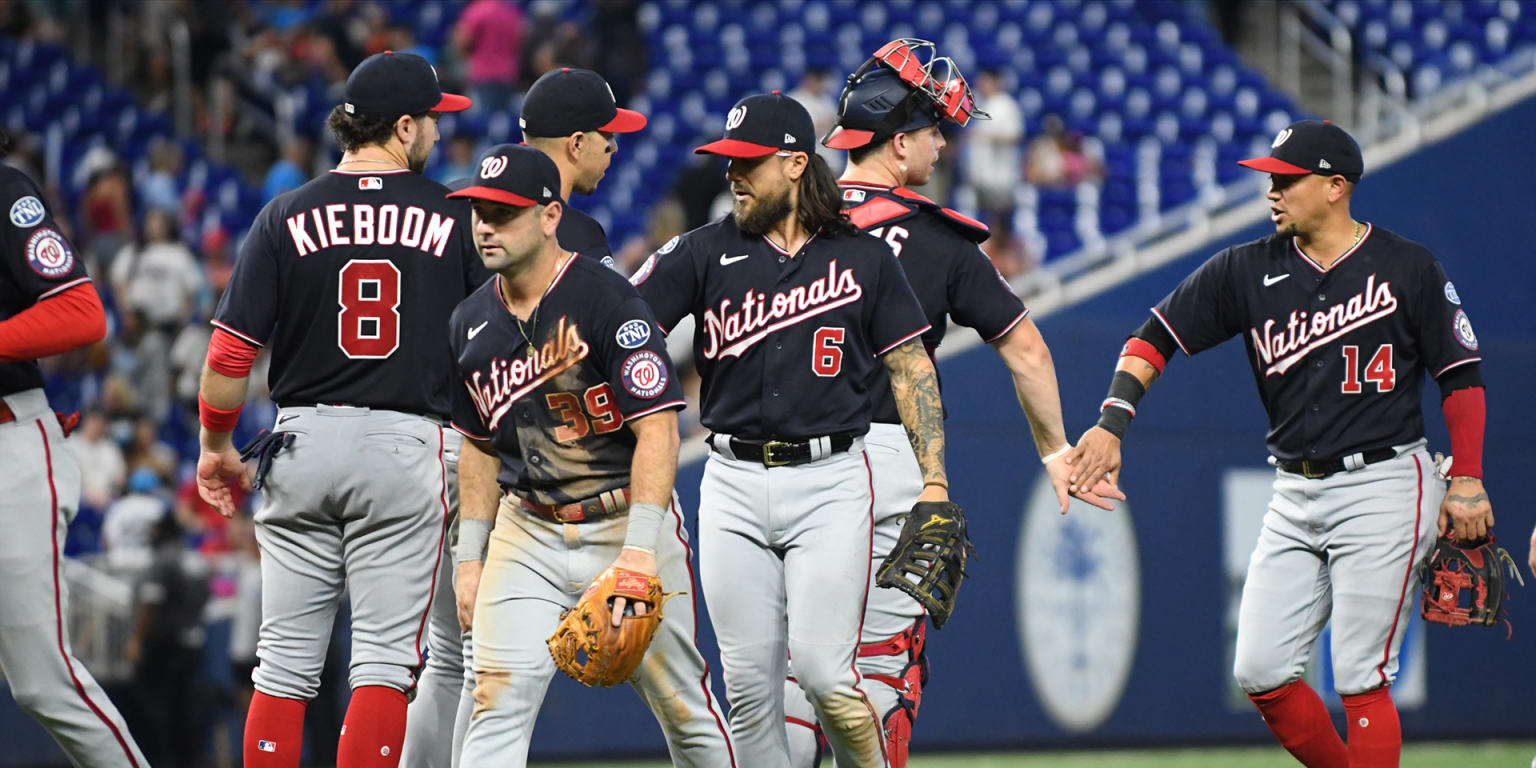 Nationals score go-ahead run in 9th on passed ball, rally to beat