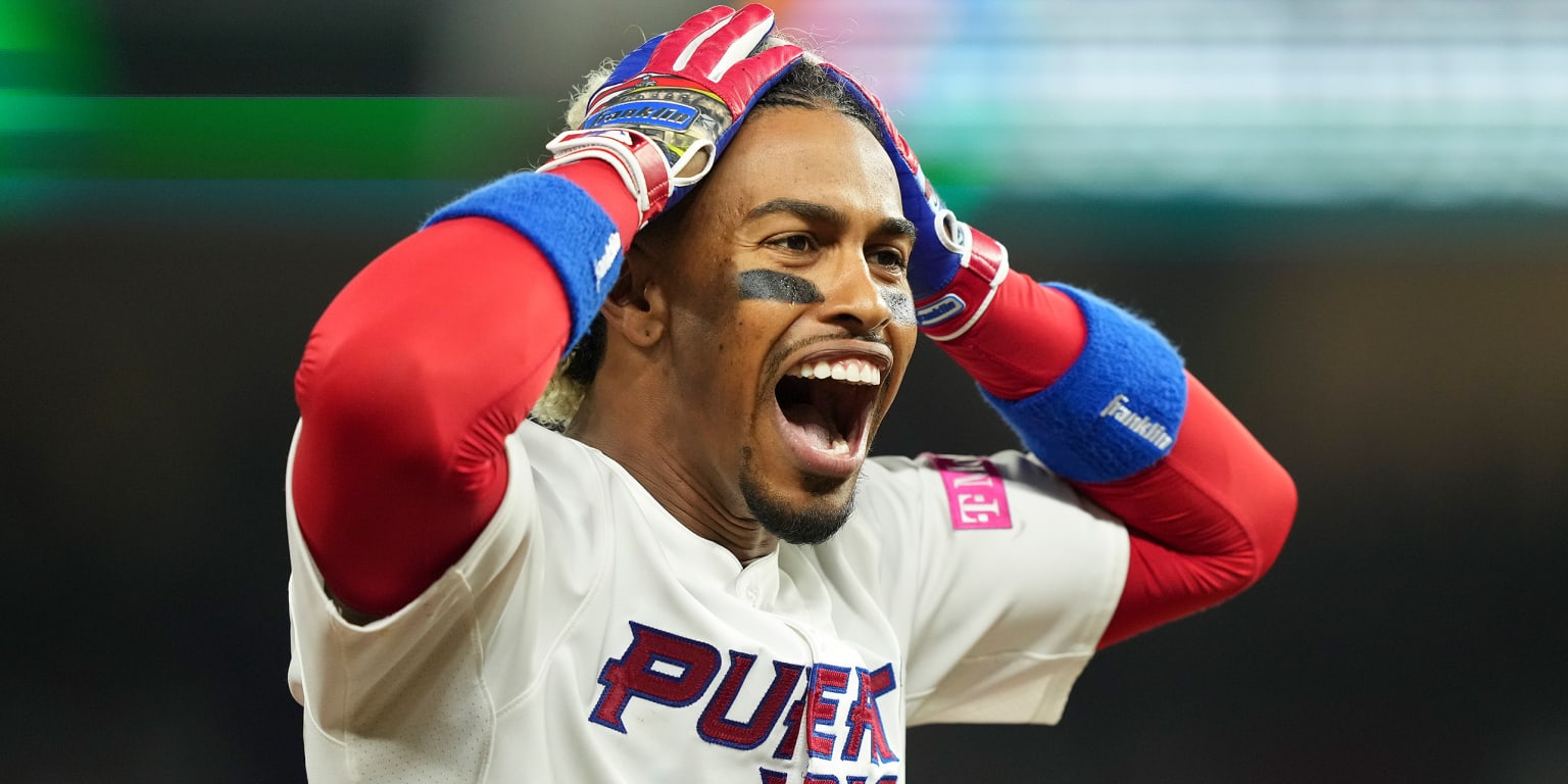 Lindor's reaction to Puerto Rico's walk-off is nothing short of bonkers