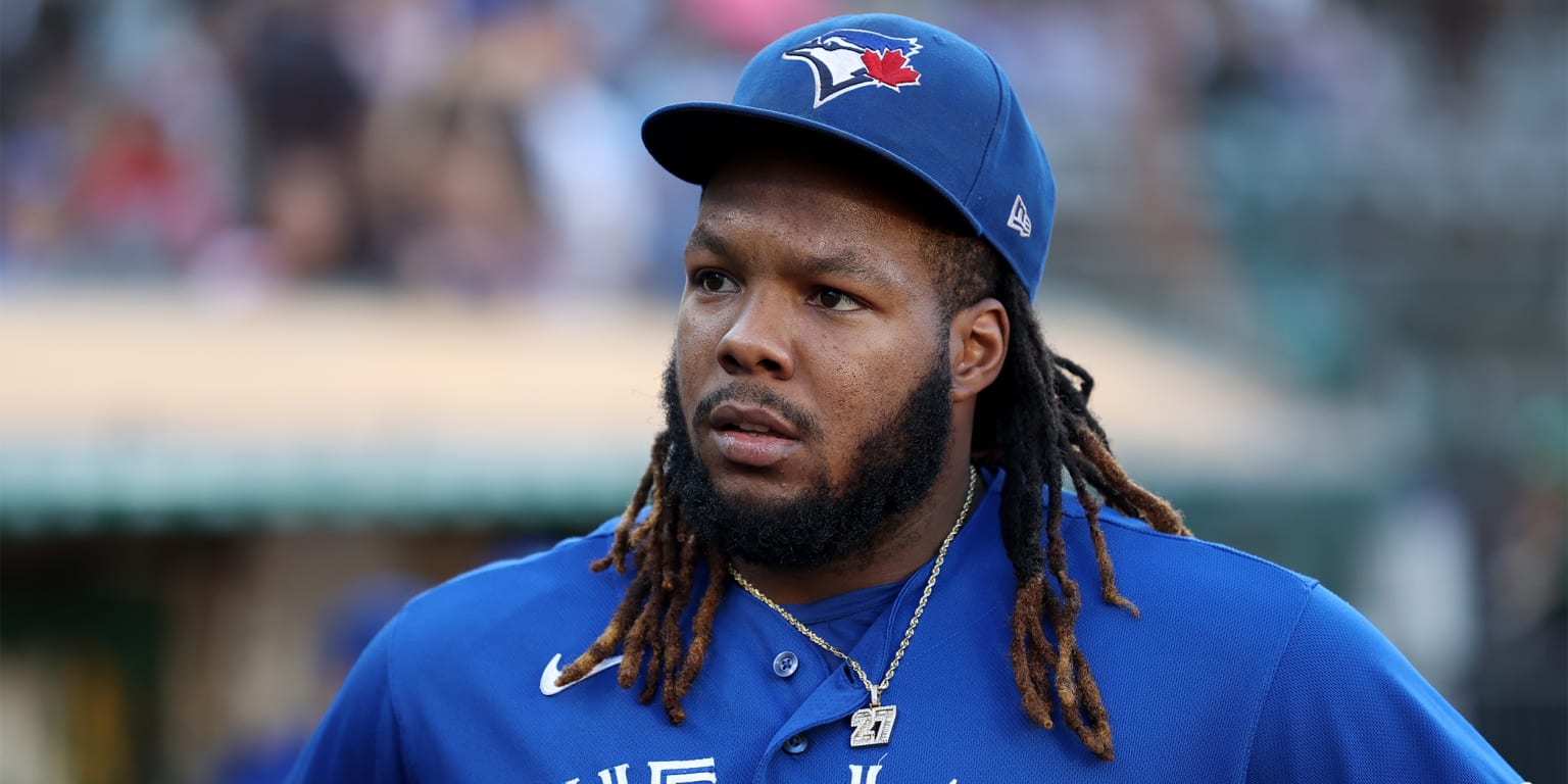 Vladimir Guerrero Jr. scratched from Blue Jays' lineup with sore right knee