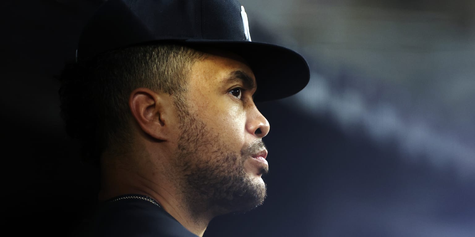 Stanton strains left calf while running, may not return in 2026