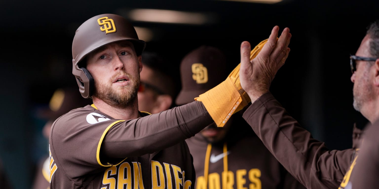 After almost 2 months, Cronenworth returns to Padres