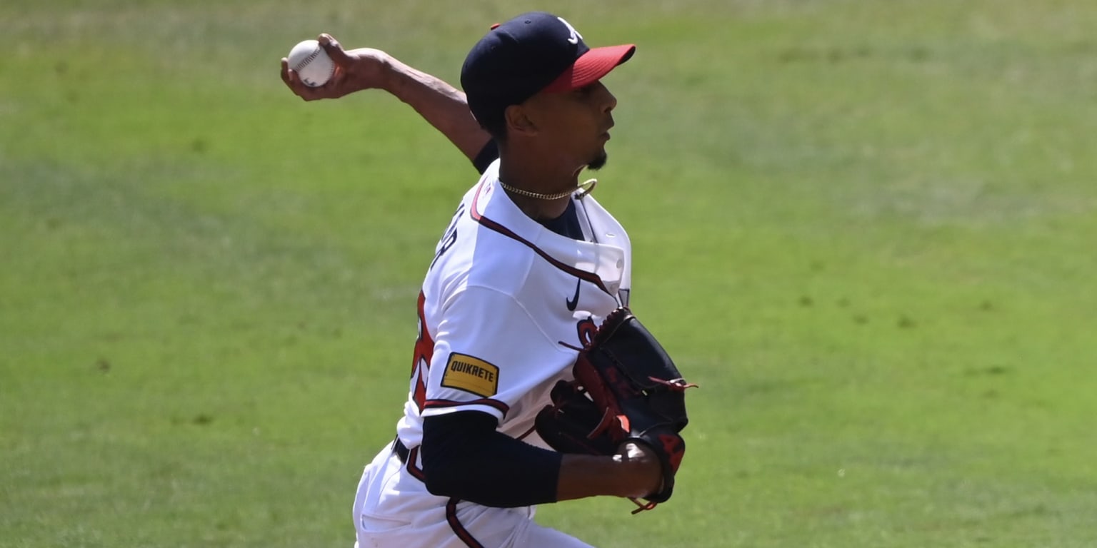 Braves' bullpen hits rough patch late in key NL East clash