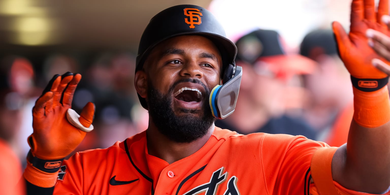 Sporting new blonde locks, Ramos ready to represent Puerto Rico in Classic