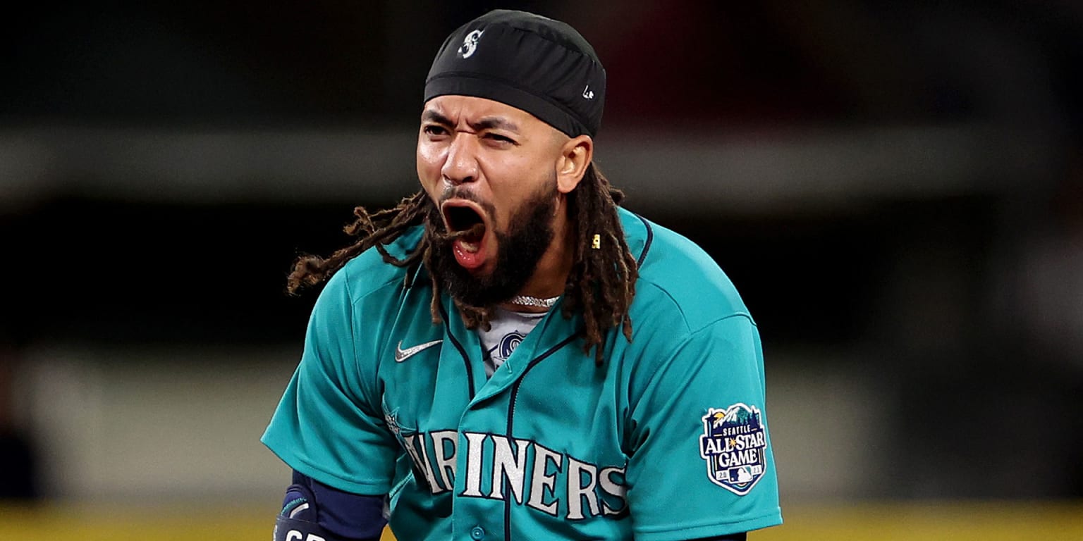 Mariners discover late magic with 7-run eighth inning to beat Astros