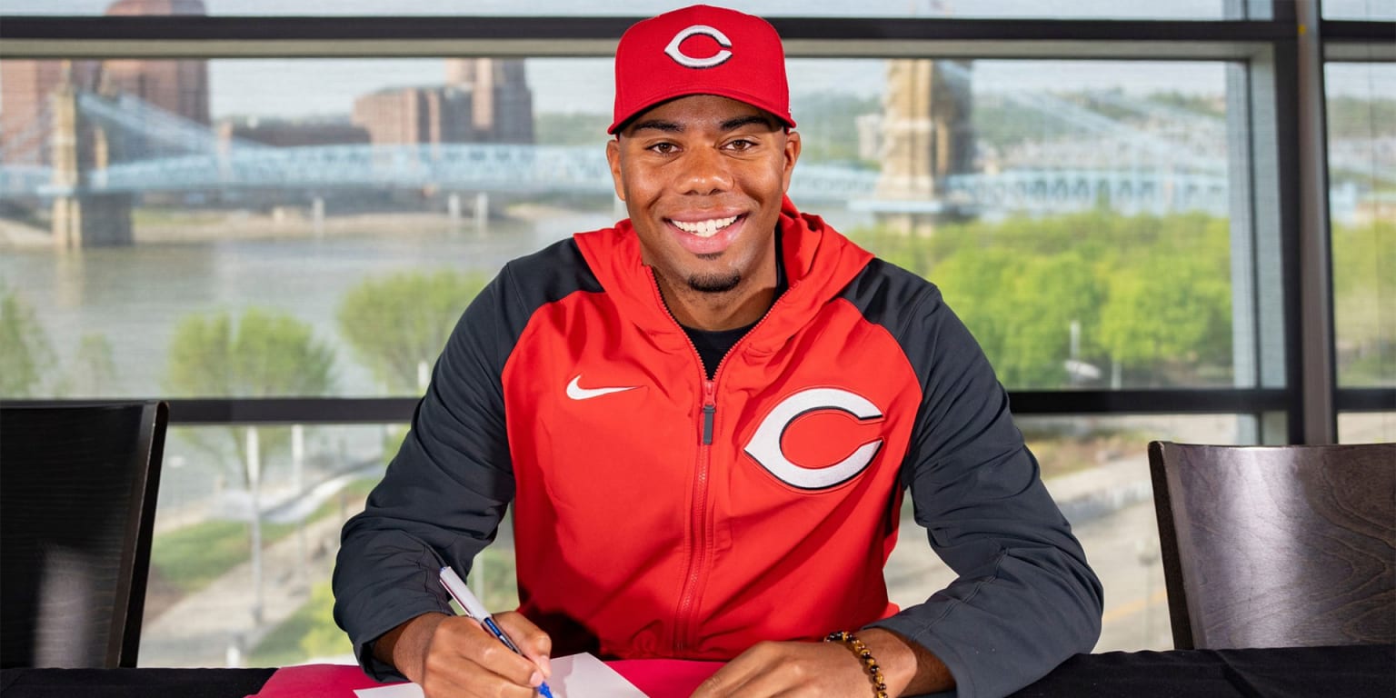 Hunter Greene, Reds agree to $53 million, 6-year contract