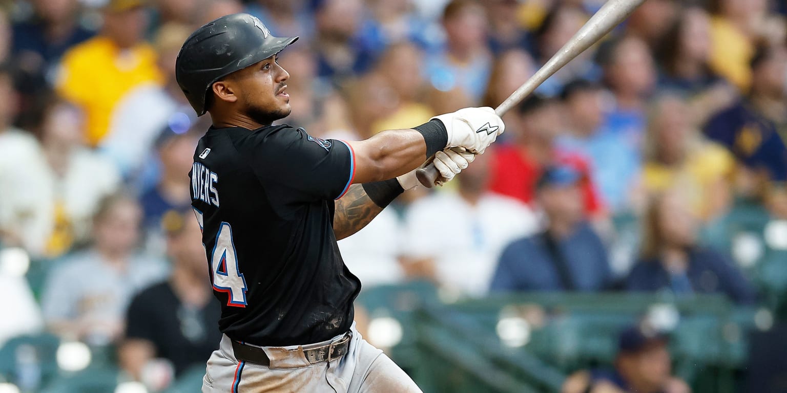 Reds pick up OF Myers in trade with Marlins